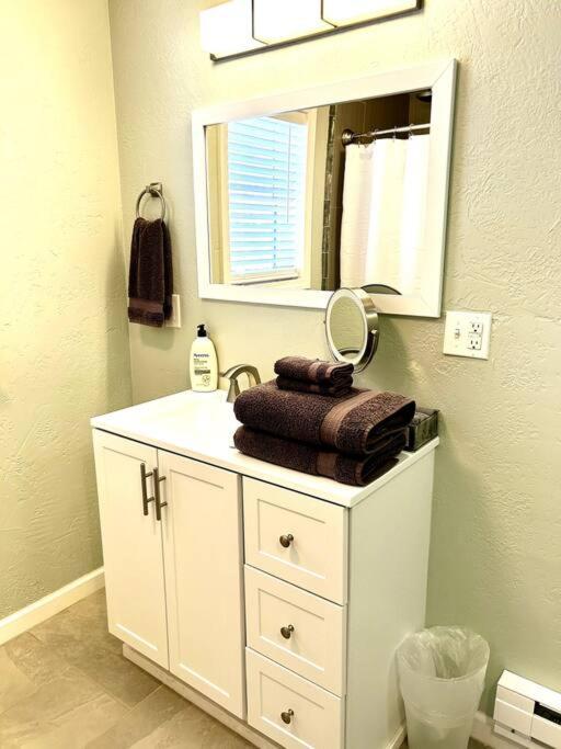 Fully Furnished, Serene Taos House Eksteriør bilde